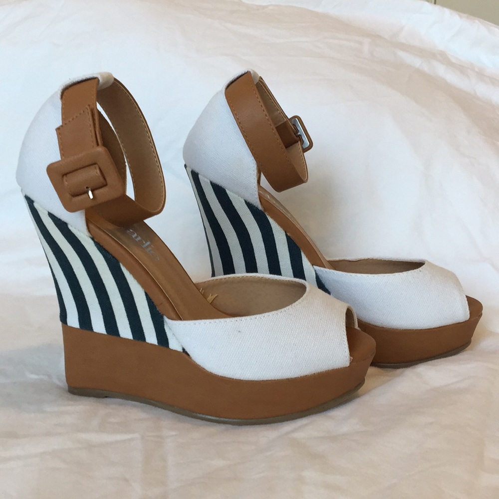 Wedge Shoe - Picture 2 of 4